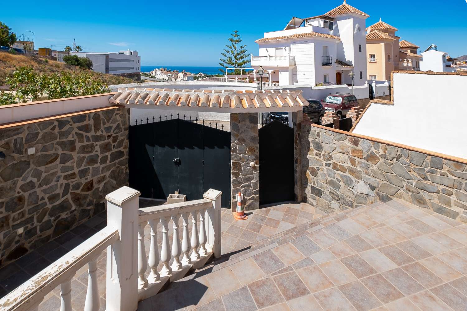 Fantastica Villa en  venta   Urbanización Flamingo   Nerja