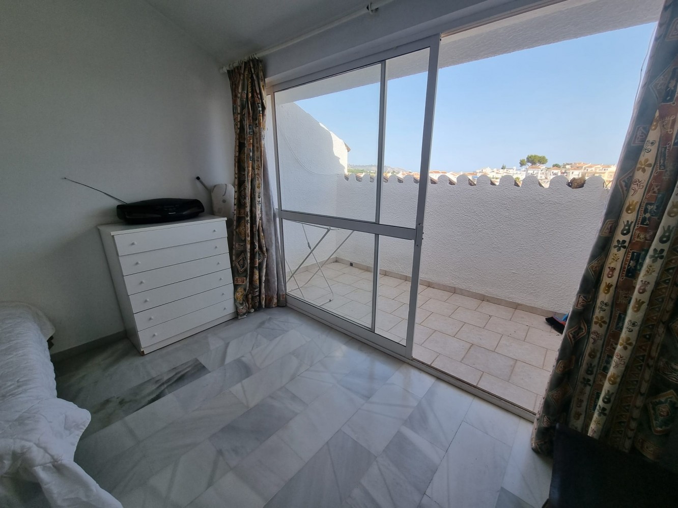 DUPLEX-WOHNUNG MIT 1 SCHLAFZIMMER, 2 TERRASSEN UND MEERBLICK - NERJA