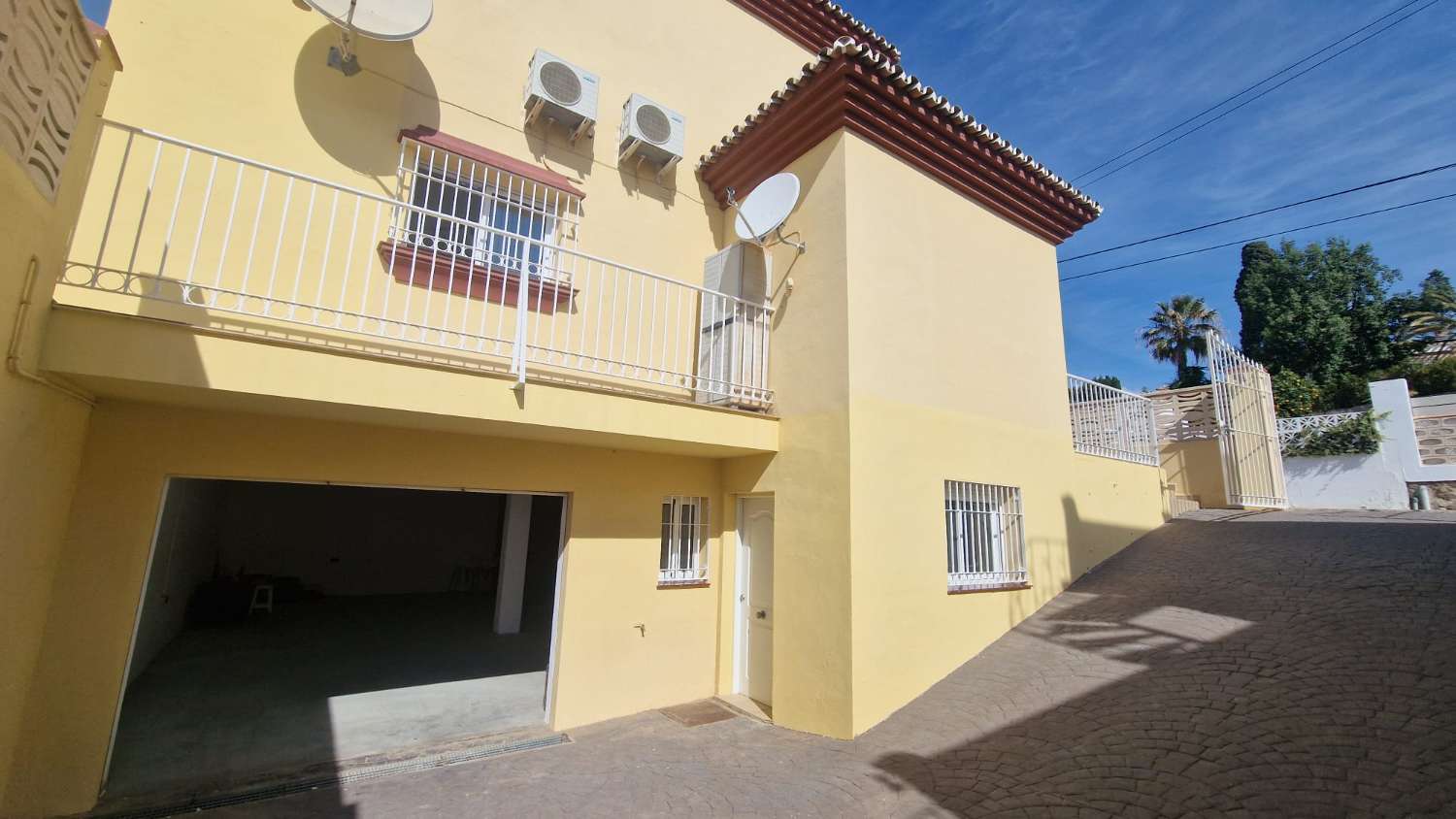 Villa for sale in Caleta de Vélez